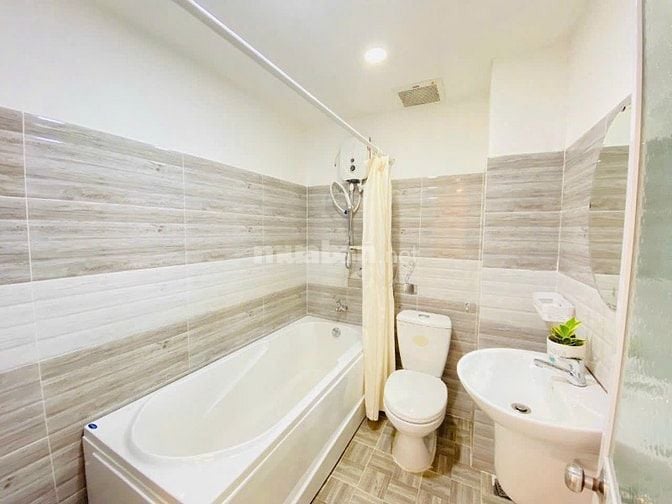 Căn Hộ Bancony Gần Sân Vận Động Hoa Lư_Cầu Bason Q1