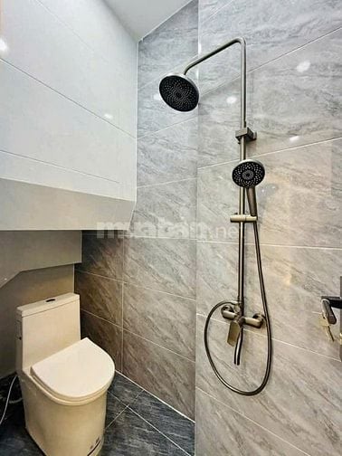 BÁN GẤP NHÀ MỚI NGUYÊN CĂN 1T2L 60m2 Đ.CAO THẮNG,P5, Q3, SHR, HẺM Ô TÔ