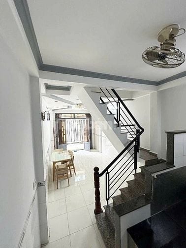Cần bán nhà có sổ đg Lê Văn Sỹ Quận 3 , HĐ cho thuê sẵn 30tr/th Lh Van