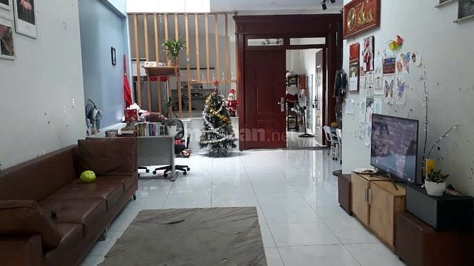 tại khu vực Bán nhà mặt tiền Nguyễn Hữu Cảnh, tiện ở và làm văn phòng