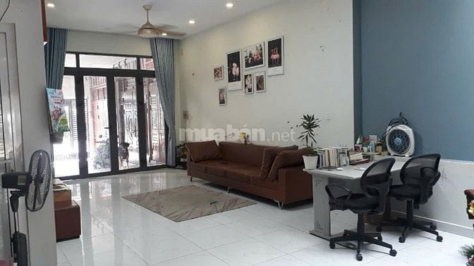 tại khu vực Bán nhà mặt tiền Nguyễn Hữu Cảnh, tiện ở và làm văn phòng