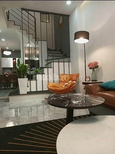 Cần bán nhà Võ Thị Sáu Q3.Hẻm ô tô sổ riêng chính chủ. Nhà trống 