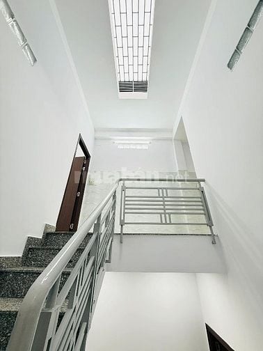Bán nhà 2 lầu DT 69m² đường Huỳnh Tấn Phát, Phú Thuận, Quận 7 sổ riêng