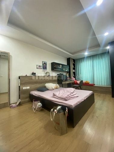 NR nằm tại Đường Ngọc Hà, p Ngọc Hà, Q.Ba Đình, HN. Ngôi nhà này có 3P