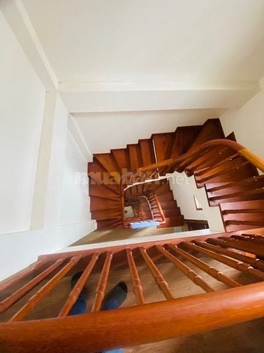 NR nằm tại Đường Ngọc Hà, p Ngọc Hà, Q.Ba Đình, HN. Ngôi nhà này có 3P