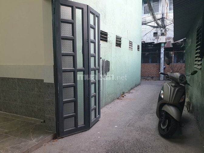 Cho thuê nhà hẻm 3m Tô Hiến Thành, P.14, Q.10 giá 11tr