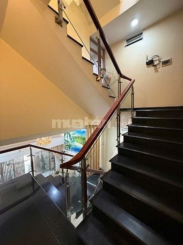 16 tỷ TL sở hữu Tòa Nhà 5 Tầng dt: 5,5x16,5 HXH Nhà Mới Khu Víp 