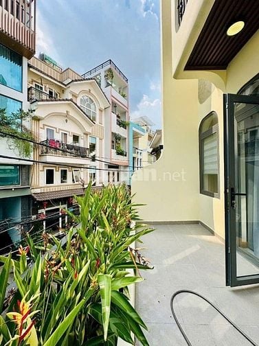Căn 62m2 CMT8, Q10. Gần vòng xoay Dân Chủ, xây 1 trệt 3 lầu. Sổ riêng 