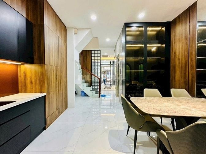 Căn 62m2 CMT8, Q10. Gần vòng xoay Dân Chủ, xây 1 trệt 3 lầu. Sổ riêng 