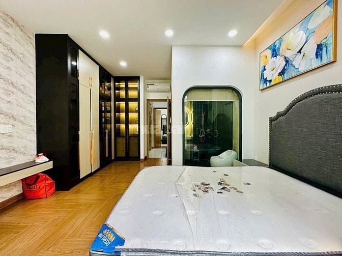 Căn 62m2 CMT8, Q10. Gần vòng xoay Dân Chủ, xây 1 trệt 3 lầu. Sổ riêng 