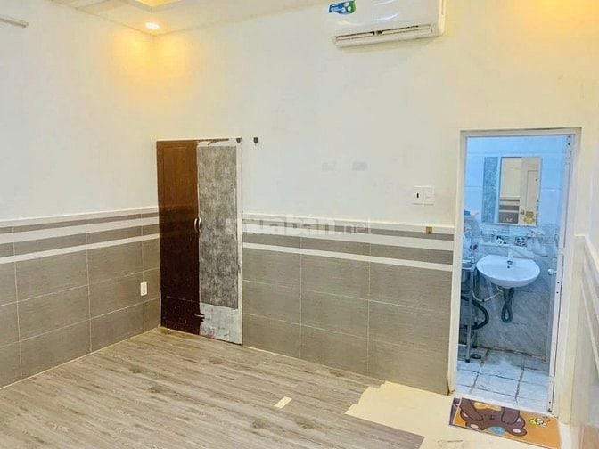 CHDV CAO CẤP MẶT TIỀN PHẠM VĂN CHIÊU NGANG 10M 55PN DT 200TR/TH