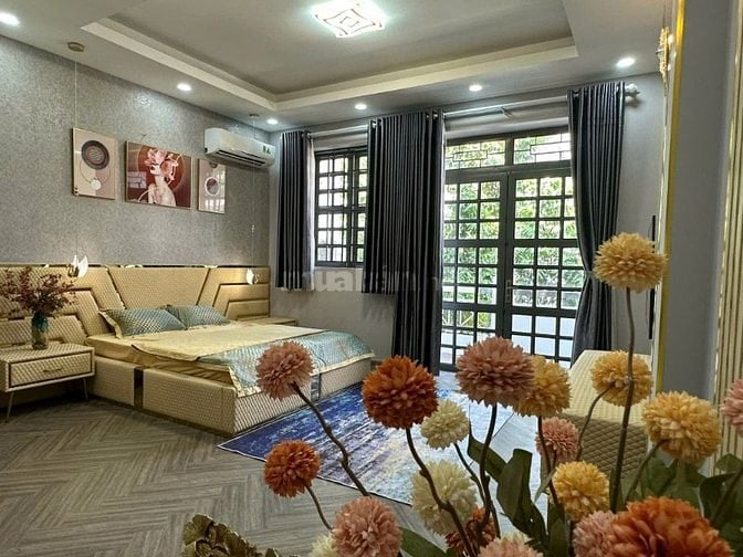 Chính Chủ Bán Nhà Phố khu Compound có Bảo vệ 24/7- Mặt tiền đường 22
