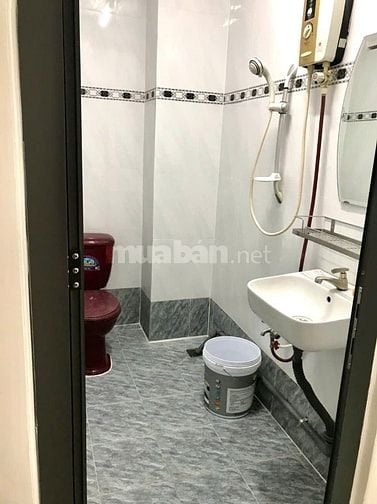 Cho thuê nhà nguyên căn 84m2, Lô E chung cư Hùng Vương, P.11, Quận 5