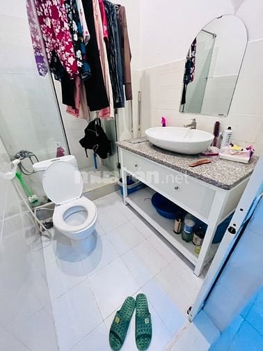 Nhà hẻm Phạm Thế Hiển Quận 8 , khu an ninh, Ngang 6m, diện tích rộng