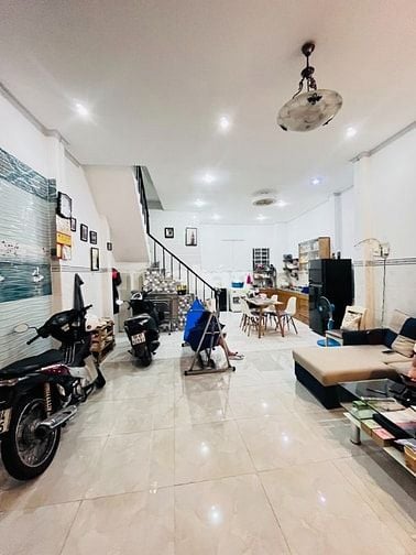Nhà hẻm Phạm Thế Hiển Quận 8 , khu an ninh, Ngang 6m, diện tích rộng