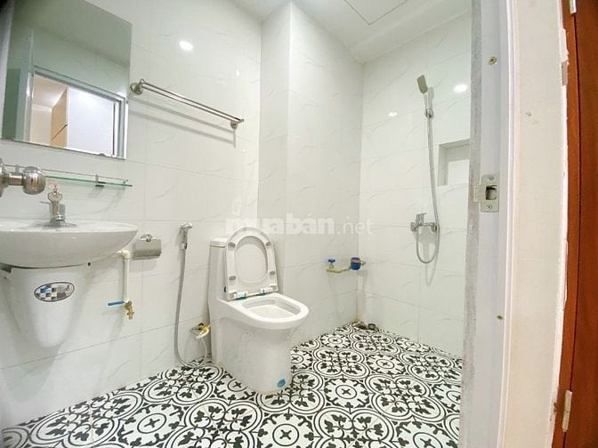Bán nhà dòng tiền số 18 ngõ 162/22 Đội Cấn 51m 11 phòng 40tr/tháng
