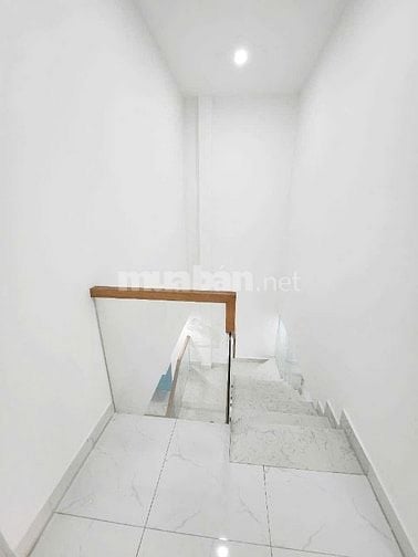 CC ngộp bán nhà Sổ Hồng ở Nguyễn Cửu Đàm TP 57m2 _1 Tỷ 110tr gần THPT