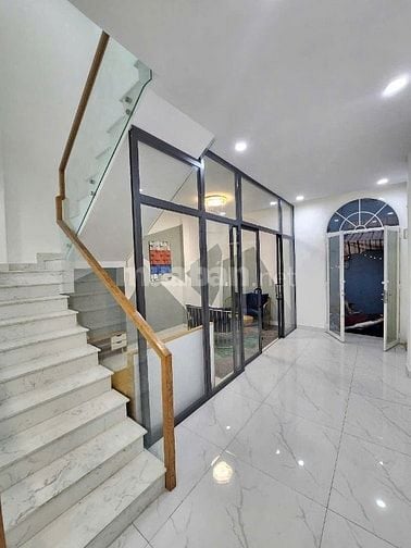 CC ngộp bán nhà Sổ Hồng ở Nguyễn Cửu Đàm TP 57m2 _1 Tỷ 110tr gần THPT