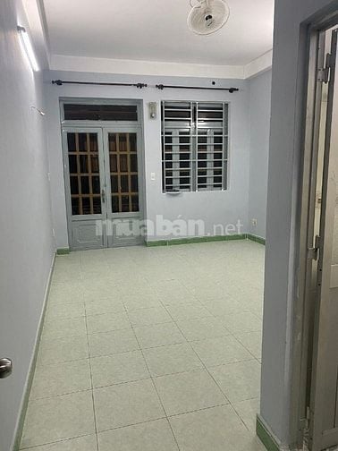 Cho thuê nhà nguyên căn , 1 trệt , 3 lầu , P12 , QGV
