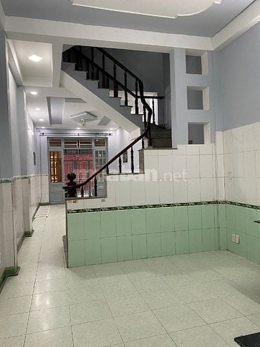 Cho thuê nhà nguyên căn , 1 trệt , 3 lầu , P12 , QGV