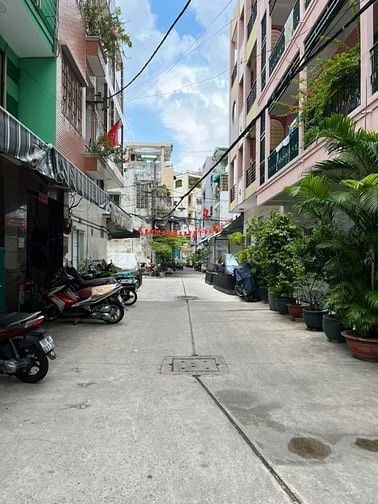 Chính chủ cần bán 1 căn nhà xưa đường Hàn Hải Nguyên Phường 2 Q.11