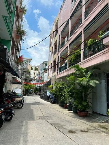 Chính chủ cần bán 1 căn nhà xưa đường Hàn Hải Nguyên Phường 2 Q.11
