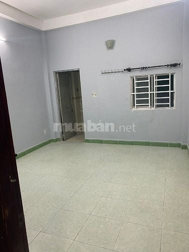 Cho thuê nhà nguyên căn , 1 trệt , 3 lầu , P12 , QGV