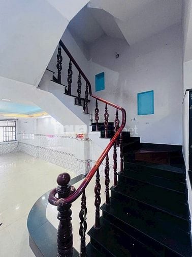 Anh chị em có đầu tư Q12,HM alo e nhé,nhiều nhà rộng đẹp giá ok