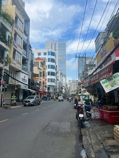 Cho thuê toà nhà mặt tiền đường Nguyễn Văn Thương, P.25, Q.Bình Thạnh