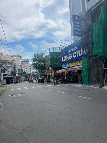 Cho thuê toà nhà mặt tiền đường Nguyễn Văn Thương, P.25, Q.Bình Thạnh