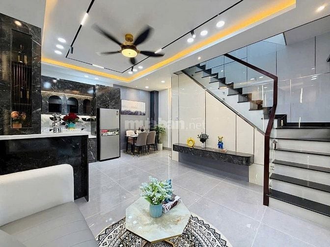 Nhà cần bán đ.Nguyễn Công Hoan PNhuận.44,1m2/2tỷ680.hẻm oto sổ riêng.