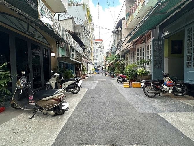 Cần tiền định cư chính chủ bán gấp nhà HXH Lê Văn Sỹ, P.12 Quận 3
