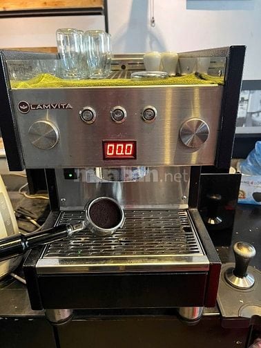 Sang hợp đồng nhượng quyền cà phê Milano