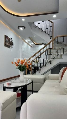 Gấp bán mặt tiền Ngô Gia Tự p4 Q10 1T2L giá nhỉnh 8tỷ gần 40m2 hiếm