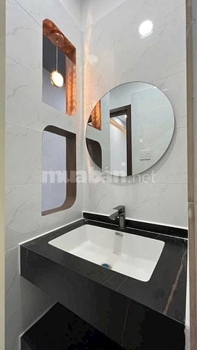 Gấp bán mặt tiền Ngô Gia Tự p4 Q10 1T2L giá nhỉnh 8tỷ gần 40m2 hiếm