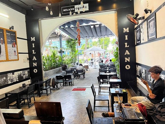 Sang hợp đồng nhượng quyền cà phê Milano