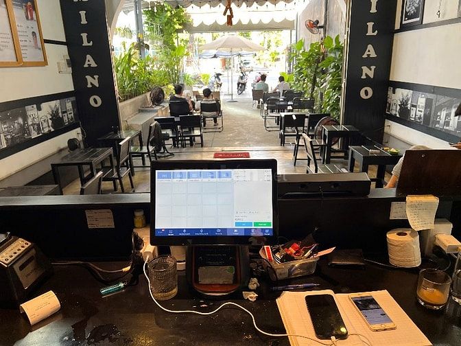 Sang hợp đồng nhượng quyền cà phê Milano