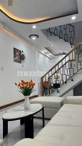 Gấp bán mặt tiền Ngô Gia Tự p4 Q10 1T2L giá nhỉnh 8tỷ gần 40m2 hiếm