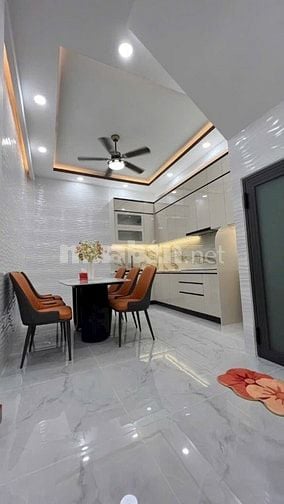 Gấp bán mặt tiền Ngô Gia Tự p4 Q10 1T2L giá nhỉnh 8tỷ gần 40m2 hiếm
