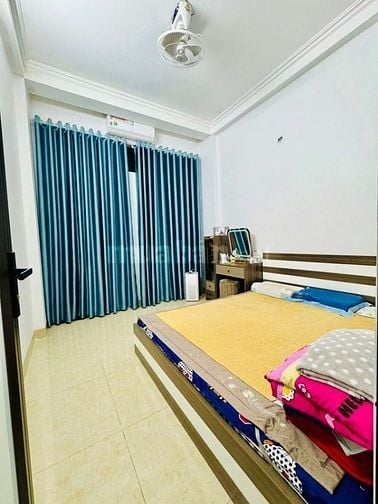 Bán gấp nhà Lô góc- Dịch Vọng - Cầu Giấy 40m2 – 4 Tầng – Giá chỉ 8 tỷ