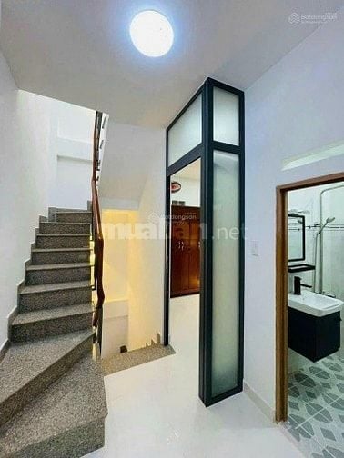 Bán nhà mới xây giá 1tỷ890 Dương Bá Trạc P1 Quận 8. DT 51m2. Sổ  riêng