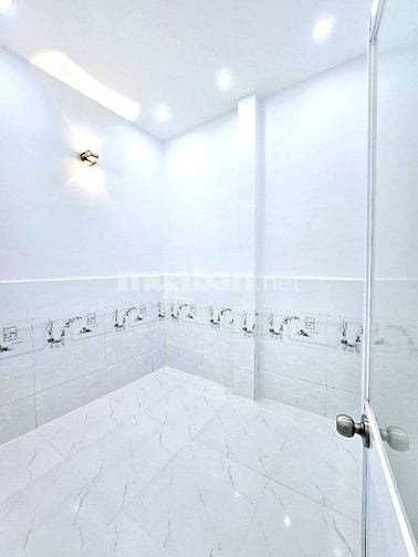 BÁN NHÀ CẤP 4 - SỔ HỒNG RIÊNG