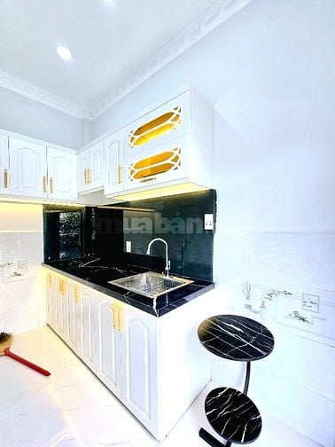 BÁN NHÀ CẤP 4 - SỔ HỒNG RIÊNG