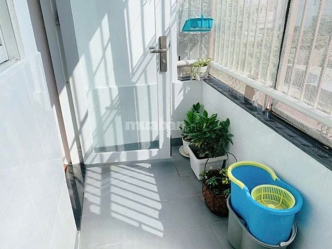 Chung cư 10A Trần Nhật Duật, Quận 1: 70m2, 2p ngủ, NT, 12tr/th