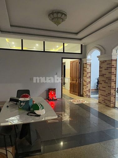 Biệt thự đường 270 cao lo dt: 8m x 20m, 2 lau mái ngói 