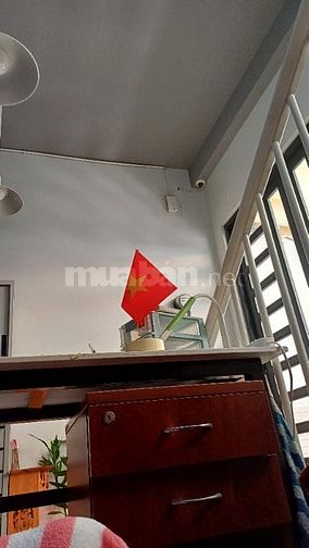 CẦN TUYỂN NHÂN VIÊN LÀM KẸP TÓC 