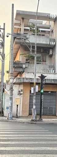 Cho thuê nhà góc 2 MT Lạc Long Quân và Tống Văn Trân P5 Quận 11