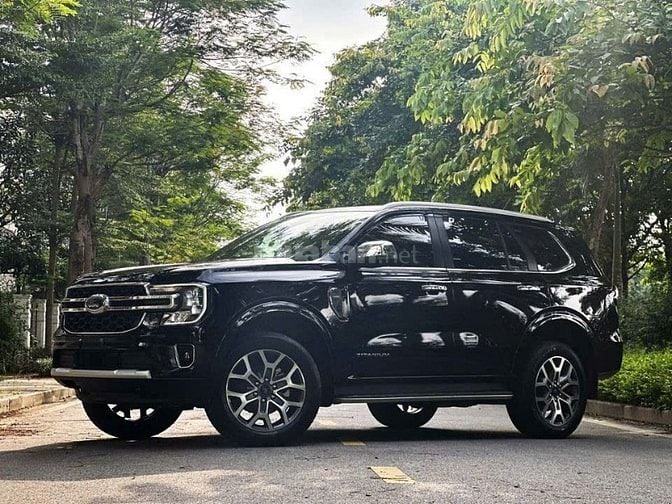  Ford Everest Titanium 4x2 2025