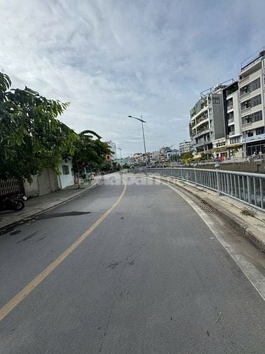 Chính chủ cần bán nhà hai mặt tiền cực đẹp tại đường Dương Quảng Hàm, 