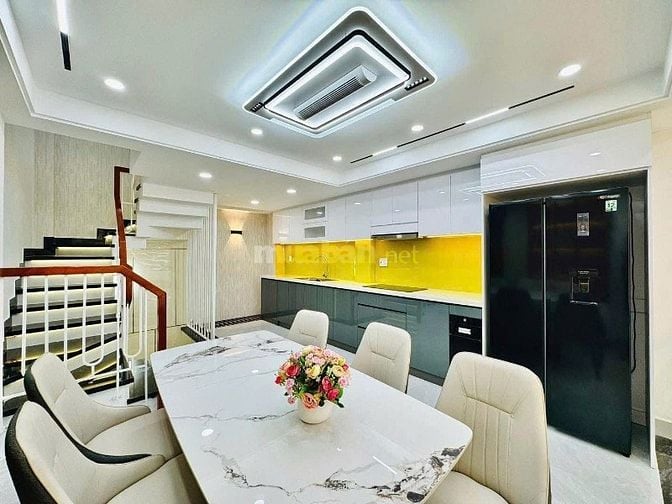 Giảm sâu nhà 45m2 đ.Trần Phú Q5.Giá 2tỷ680 Hẻm ô tô SHR chính chủ.